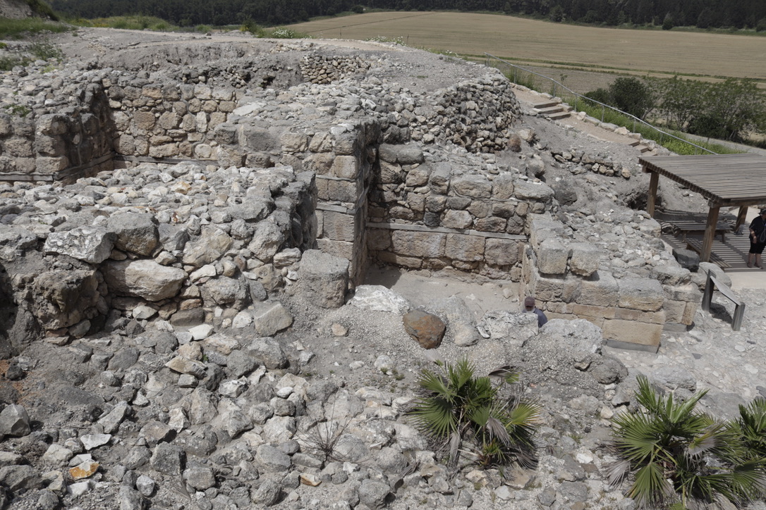 Mediggo: Iron Age gates